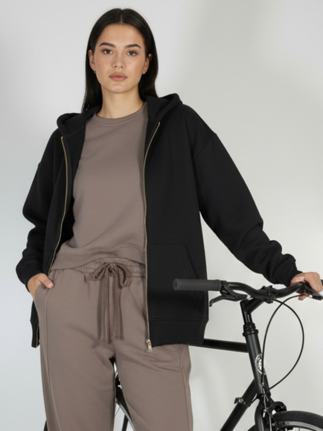 Sweat zippé à capuche