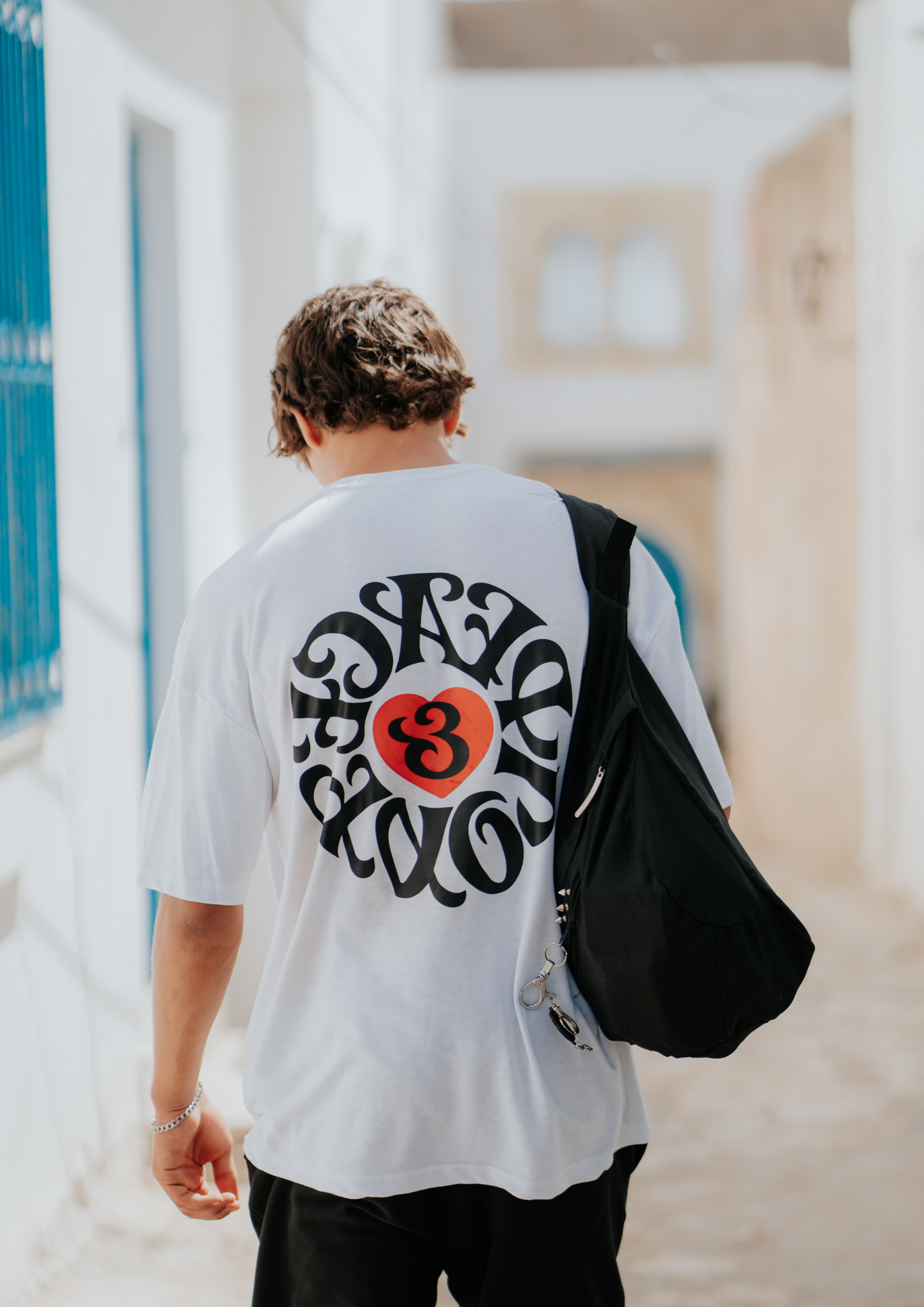 T-SHIRT OVERSIZE BLANC  /  PEACE AND LOVE