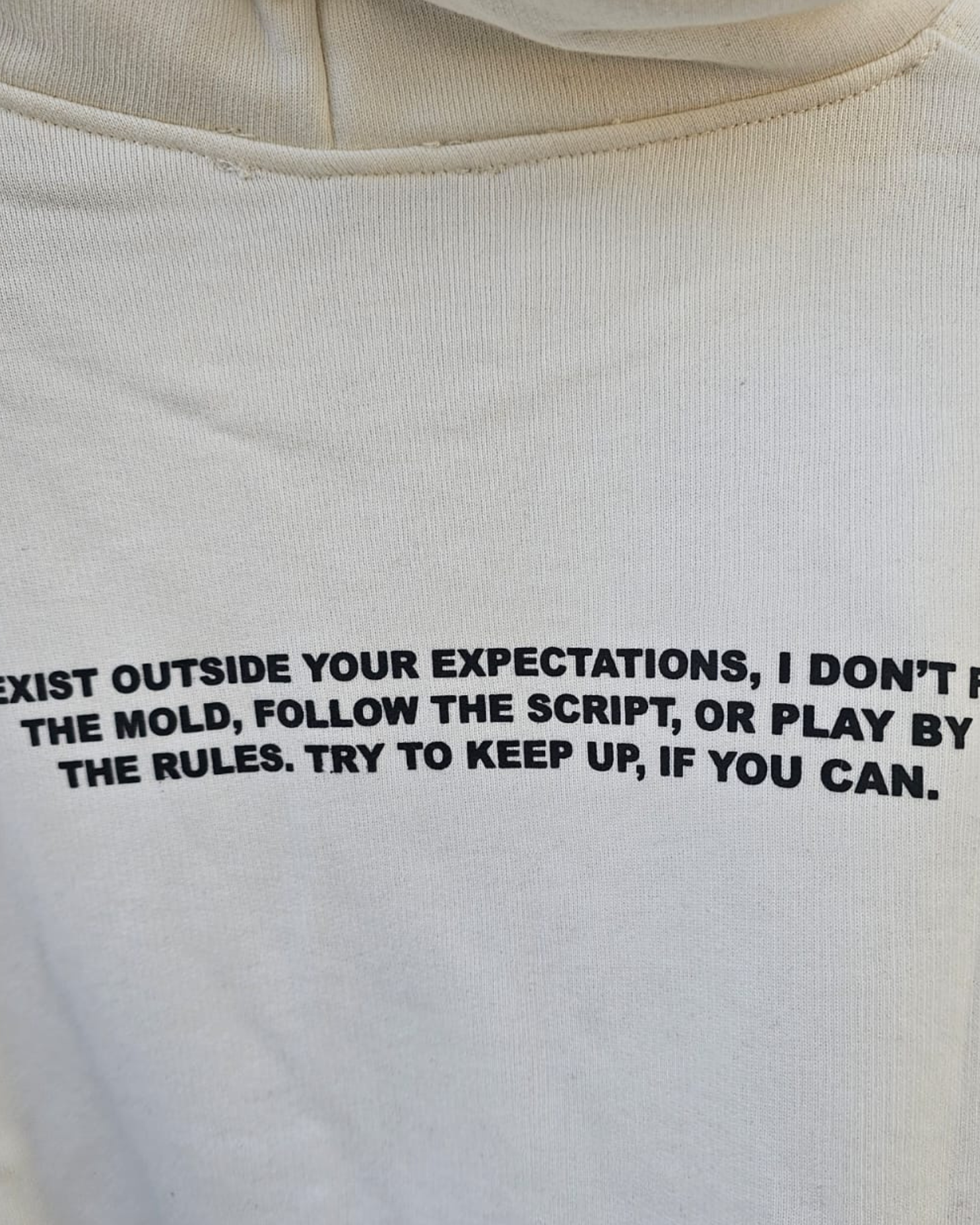 Sweat-shirt blanc cassé typographie