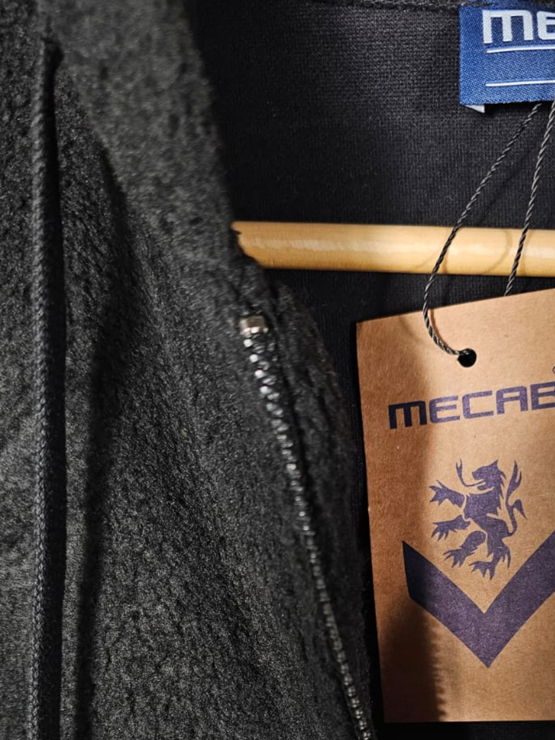 Veste polaire à capuche noir