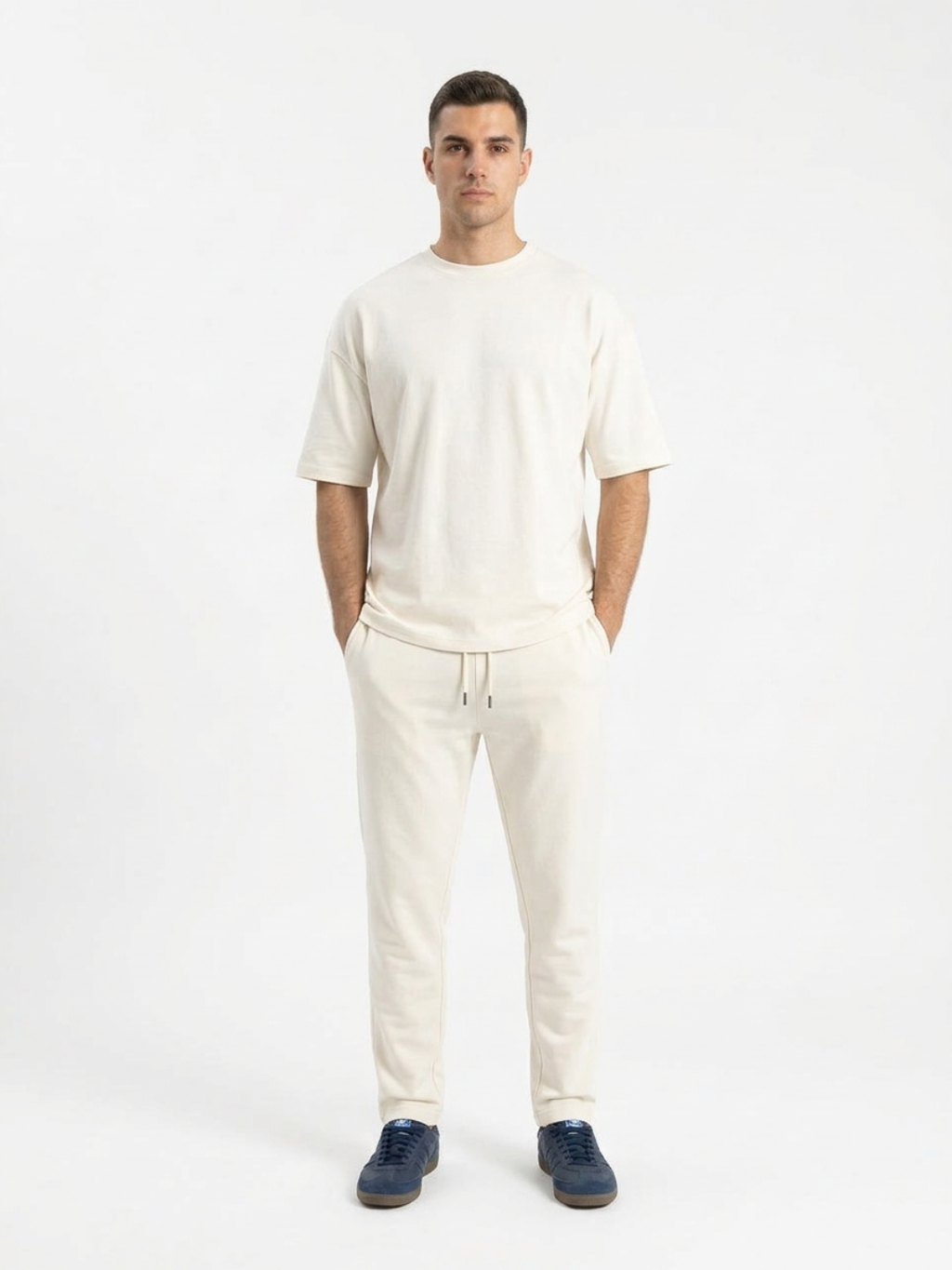 Ensemble pantalon relax léger et t-shirt oversize
